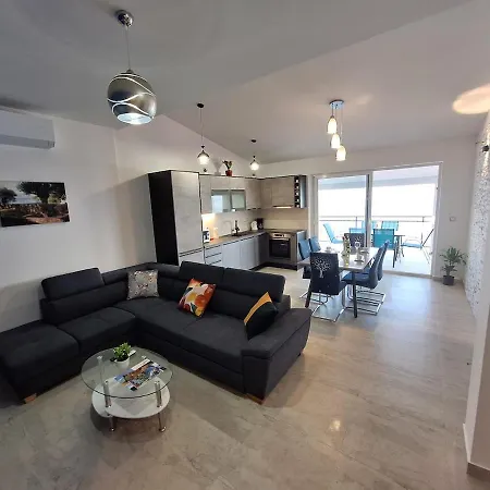 New Flat Musac With Great View Apartman