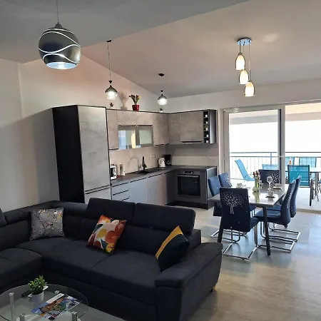New Flat Musac With Great View Apartman