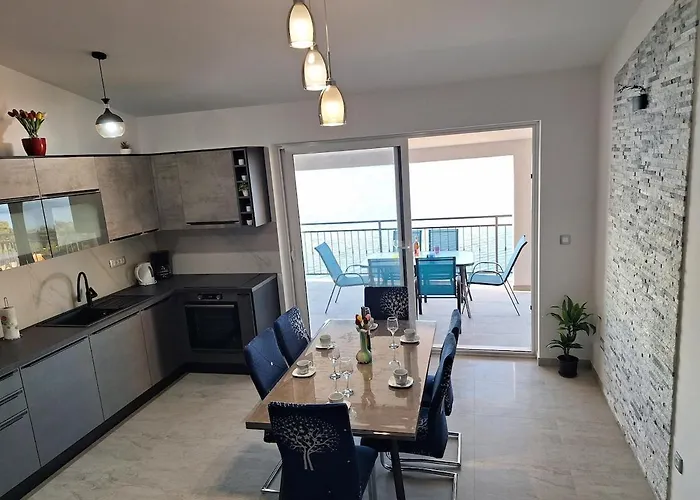 New Flat Musac With Great View Apartman